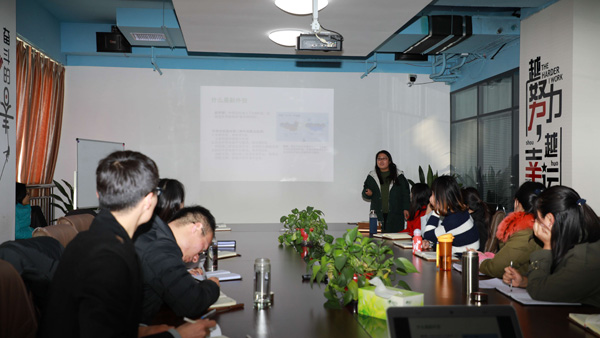 70995a2240004d300a55f8f0348c5438